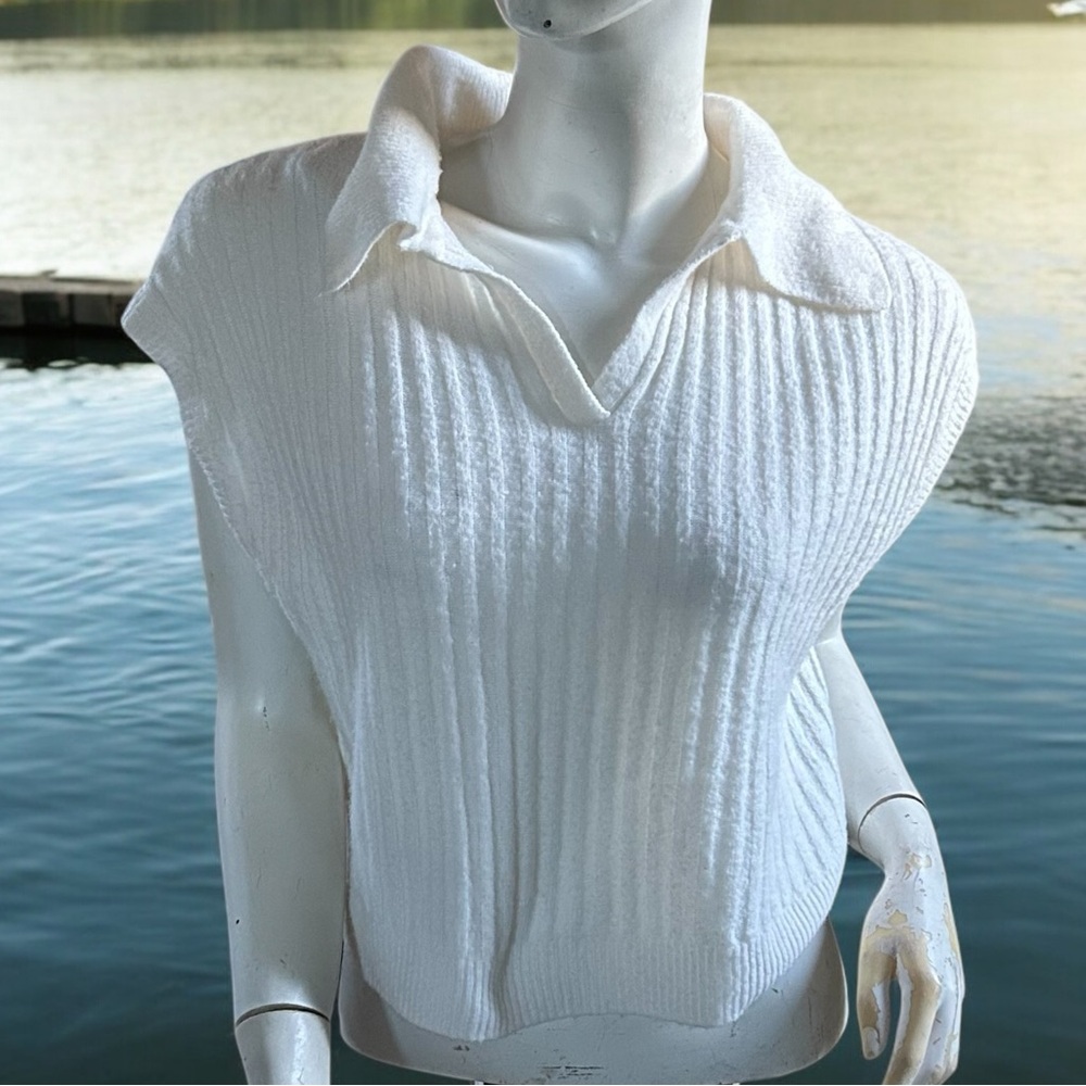 Willow Wind ribbed short sleeve collared crop topped sweater M